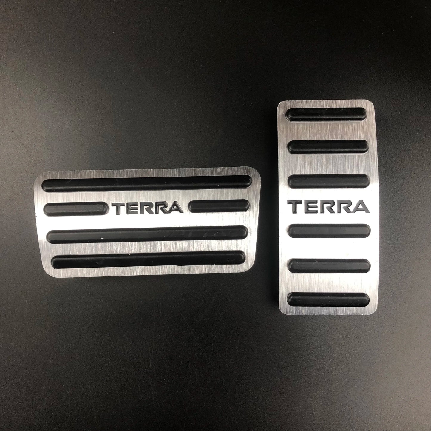 Car Brake Pedal Pad for NISSAN NAVARA TERRA Xterra FRONTIER PATROL PALADIN Pathfinder CEFIRO X-TRAIL.